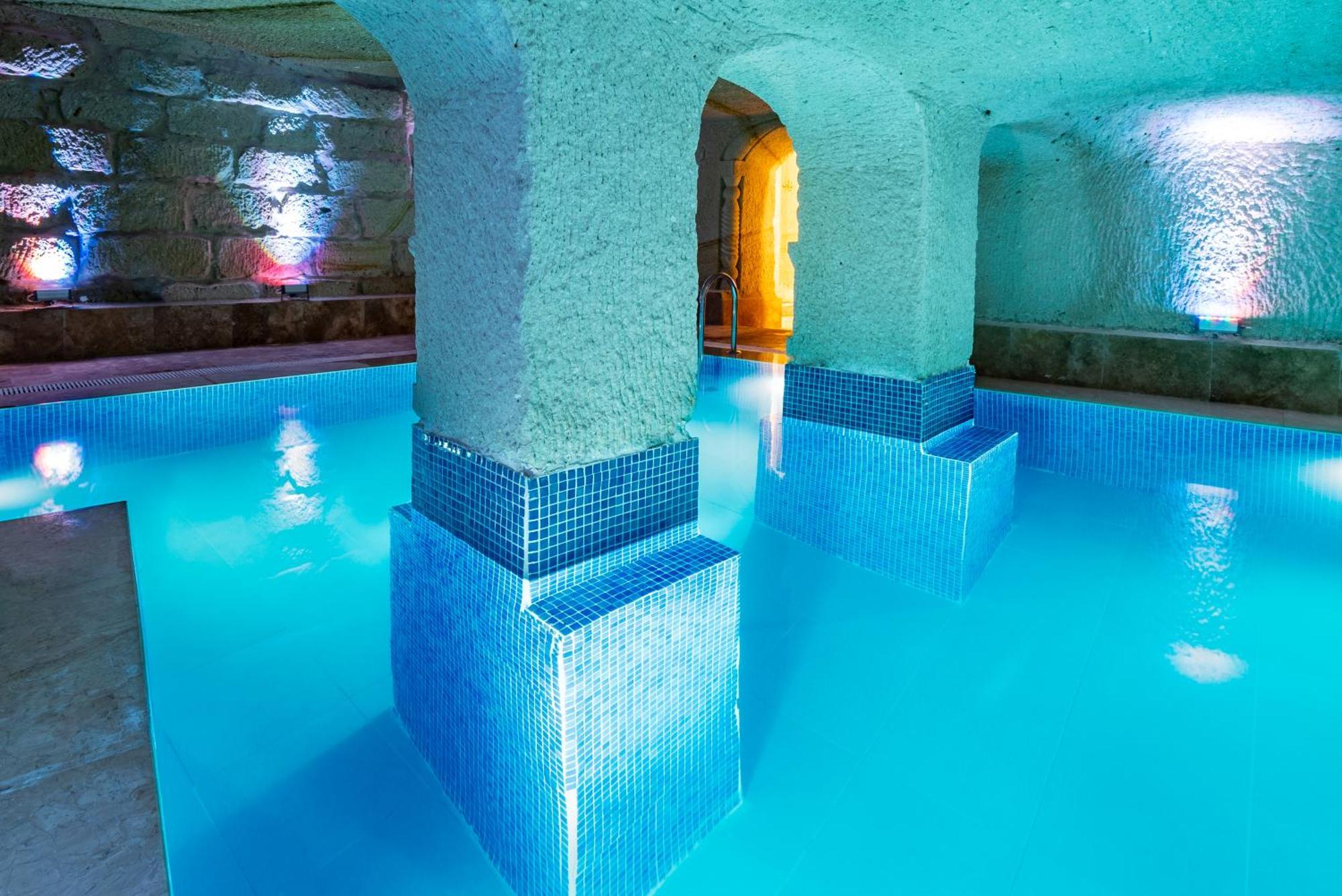 ホテル Cappadocia Inans Cave & Swimming Pool Hot ネヴシェヒル エクステリア 写真